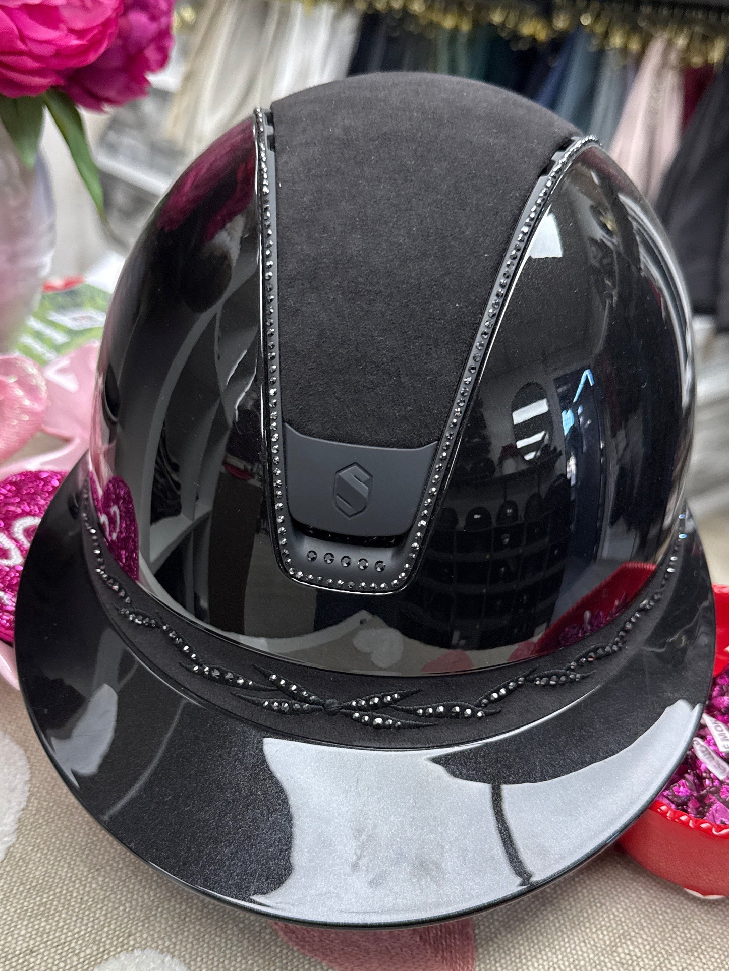 Helmet V2 Miss Glossy Black - Alcantara - 356 Black Swarovski Crystal - 5 Jet Hematite Swarovski Crystal - Samshield Custom 2.0 - MSG356ALCEC