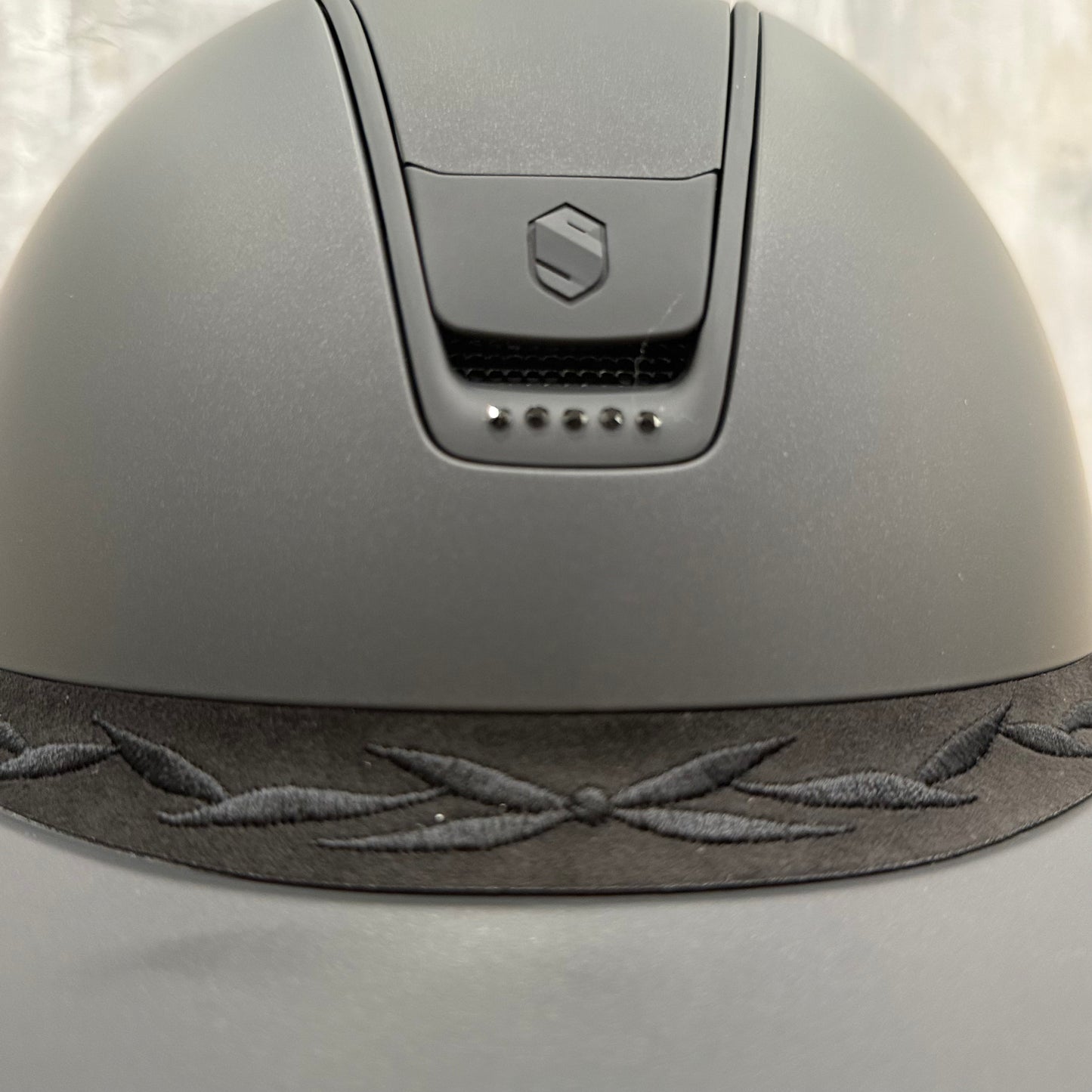 Helmet V2 Miss Matt - Matt - Black Matt Blazon & Rails - Alcantara Embroidery Band - 5 Jet Hermtite Swarovski Crystal - Samshield 2.0 Custom Limited Blackout Darkline